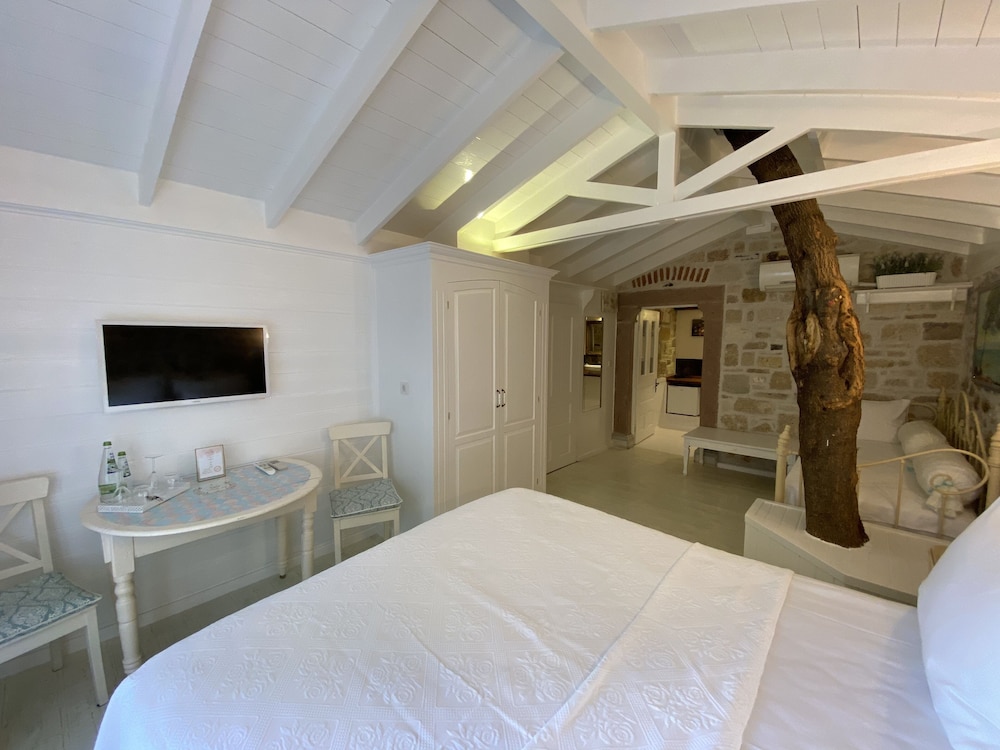 Lola 38 Hotel Rezervasyon