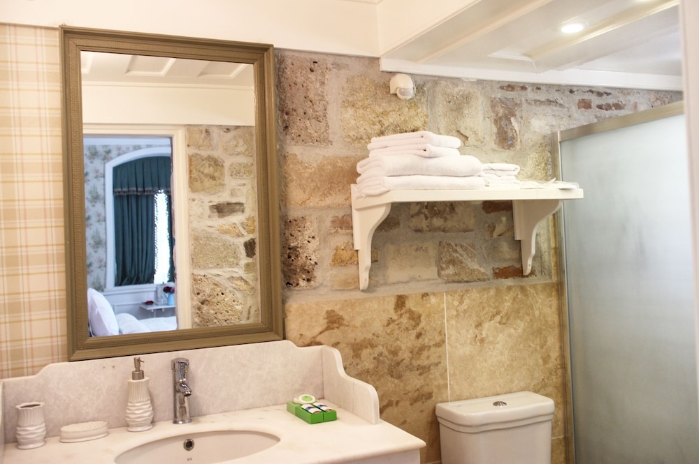 Lola 38 Hotel Rezervasyon