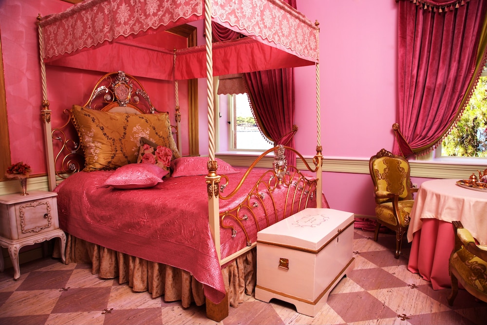 Lola 38 Hotel Rezervasyon