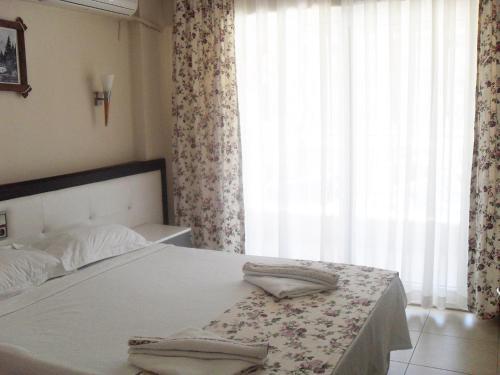 Moni Hotel Rezervasyon