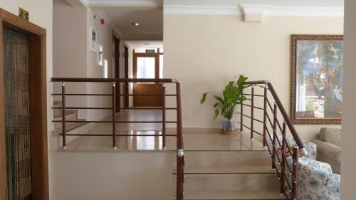 Moni Hotel Rezervasyon