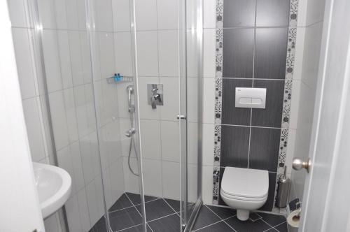 Moni Hotel Rezervasyon