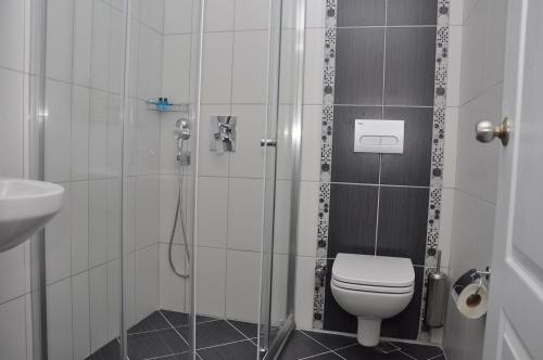 Moni Hotel Rezervasyon