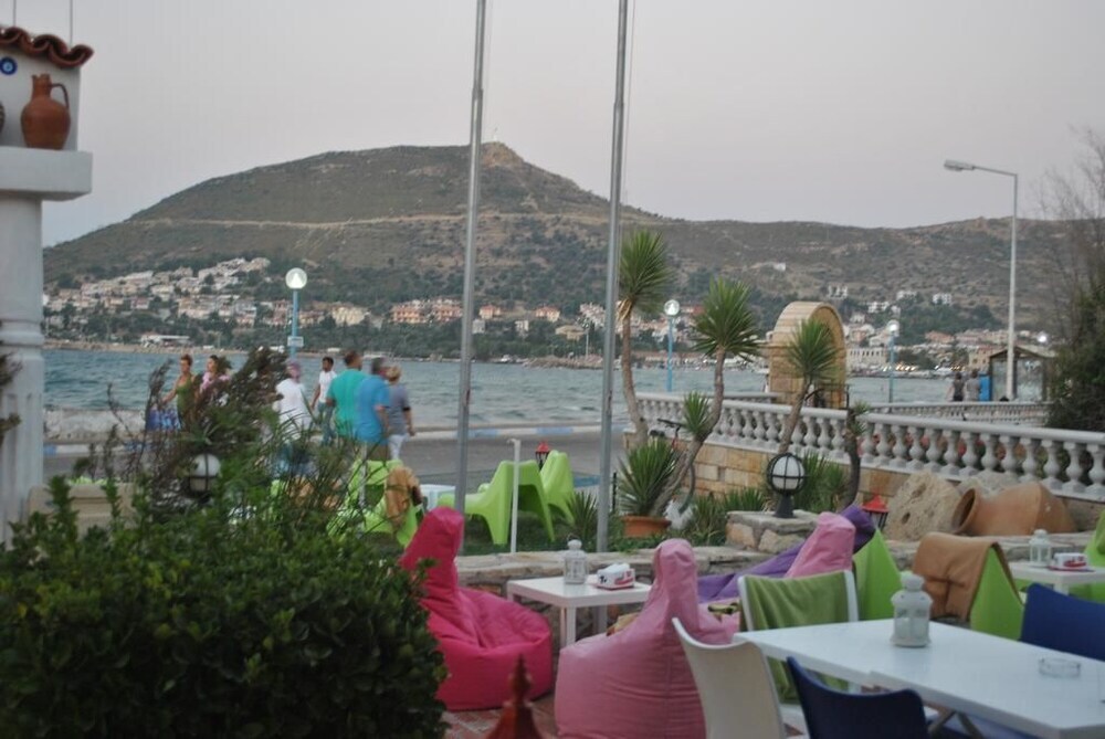 Naz Hotel Rezervasyon