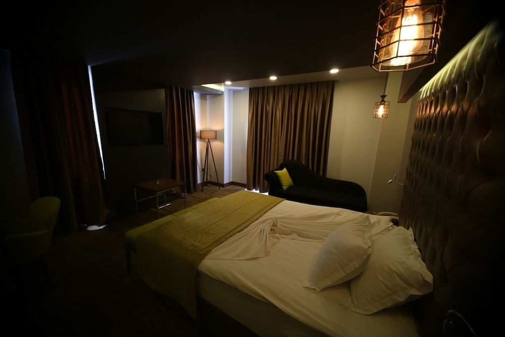 Peronti Hotel Rezervasyon