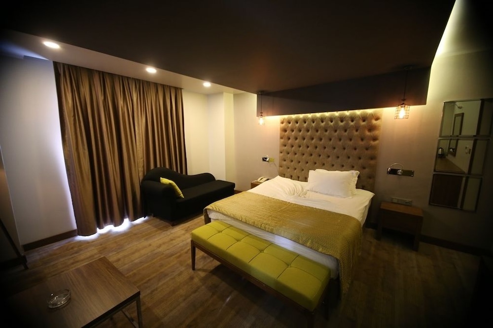 Peronti Hotel Rezervasyon