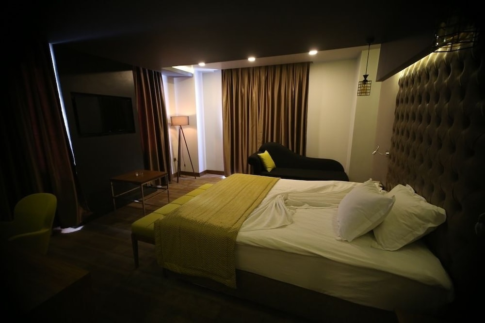Peronti Hotel Rezervasyon