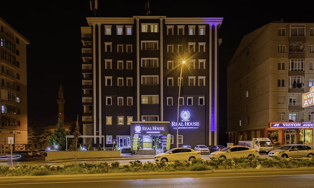 Real House Boutique Hotel Rezervasyon