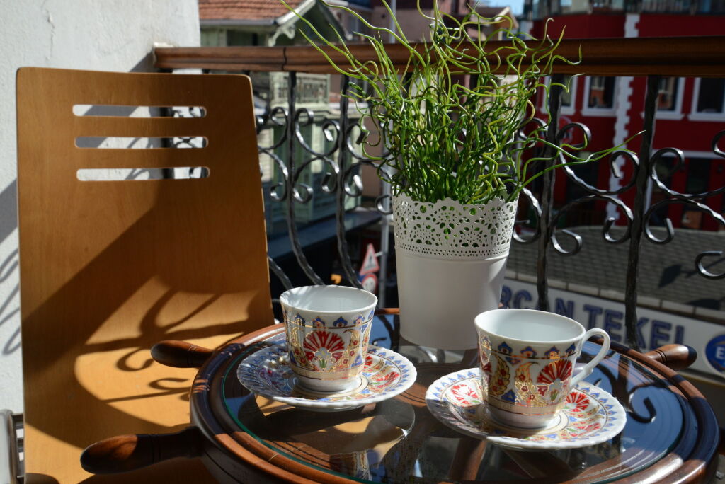 The House Next To Rezervasyon