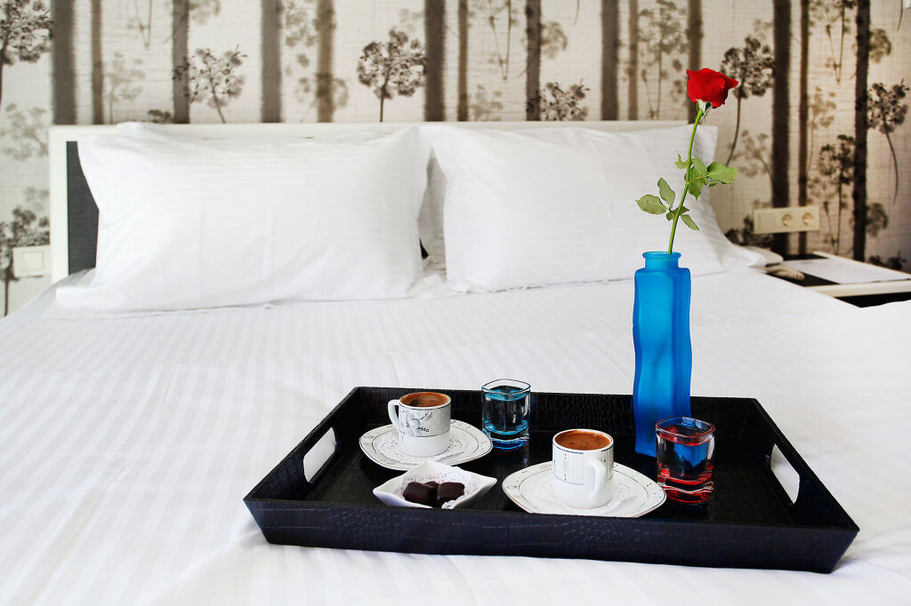 The House Next To Rezervasyon