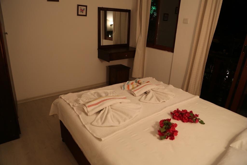 Bozburun Pembe Yunus Hotel Rezervasyon