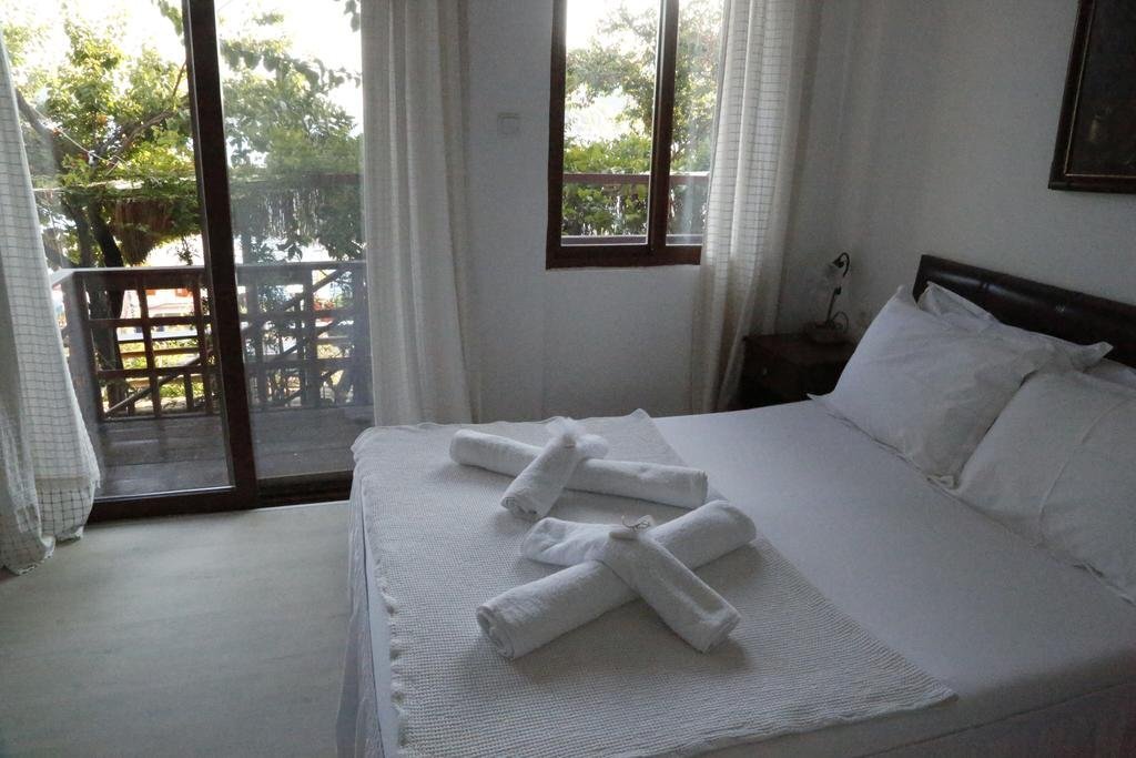 Bozburun Pembe Yunus Hotel Rezervasyon