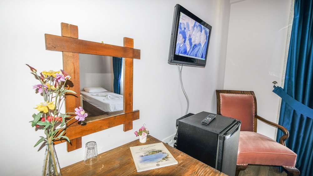 Karaburun Konak Hotel Rezervasyon