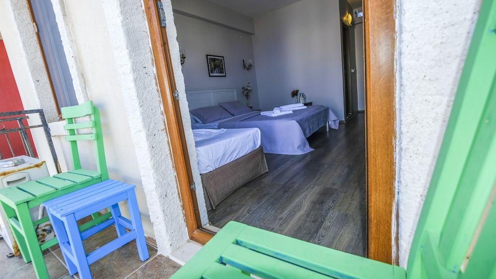 Karaburun Konak Hotel Rezervasyon