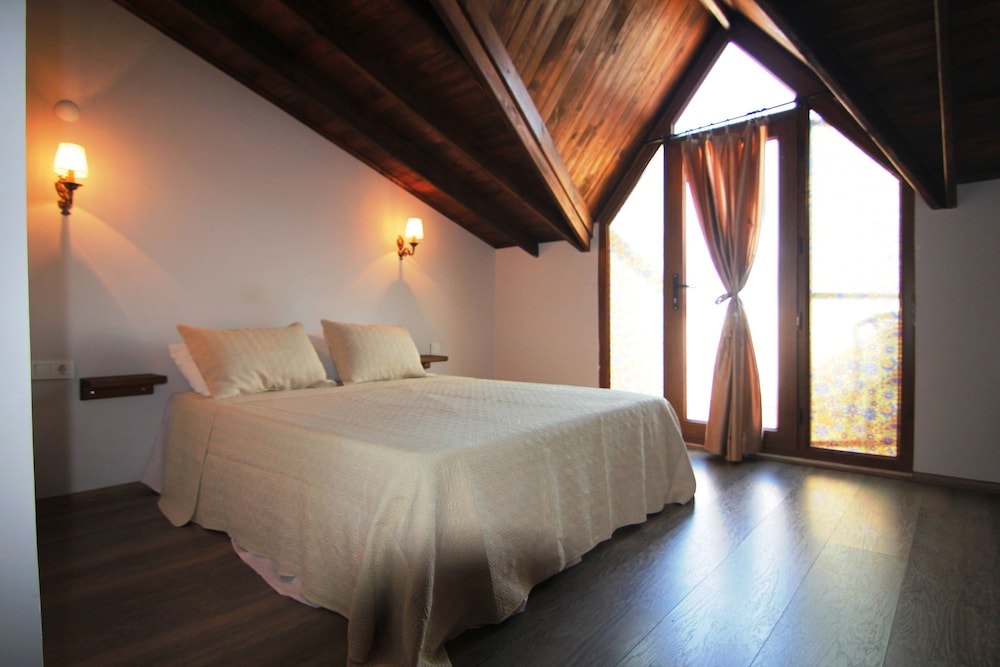 Karaburun Konak Hotel Rezervasyon
