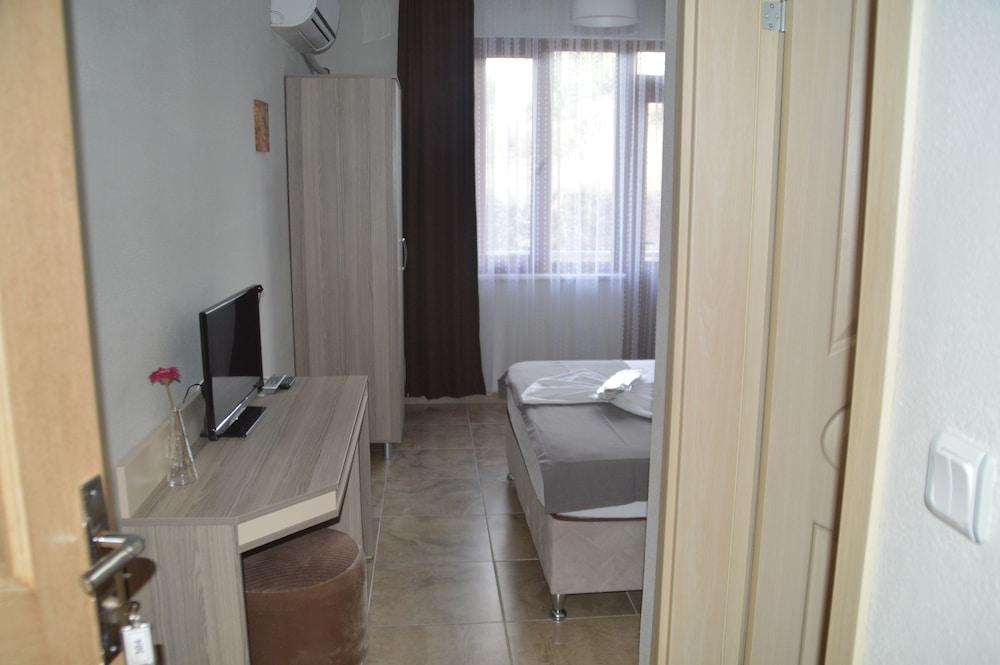 Hotel Hugo Rezervasyon