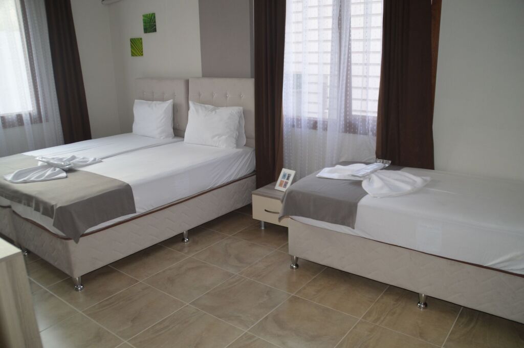 Hotel Hugo Rezervasyon