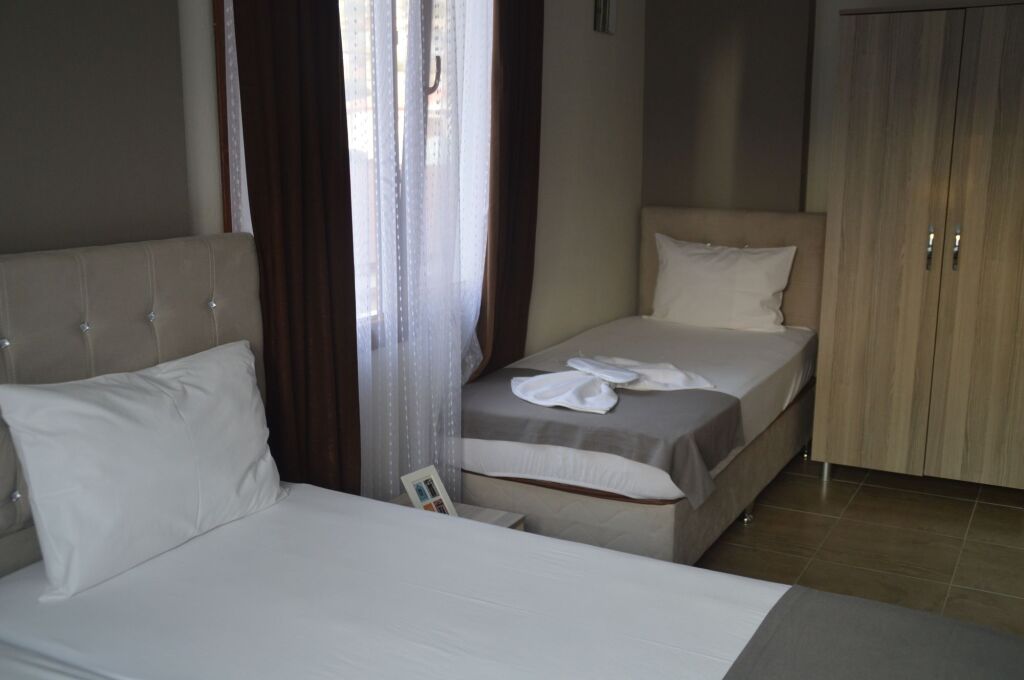 Hotel Hugo Rezervasyon