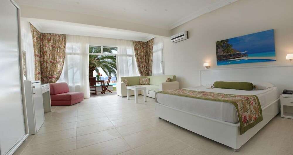 Palm Beach Arsuz Rezervasyon