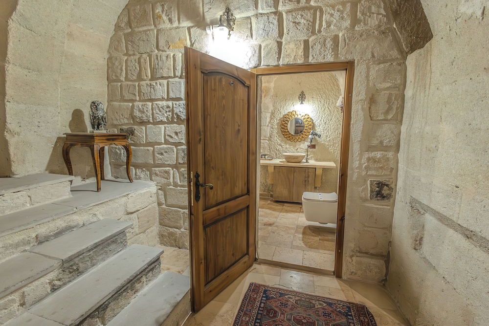 Miracle Cave Hotel Rezervasyon