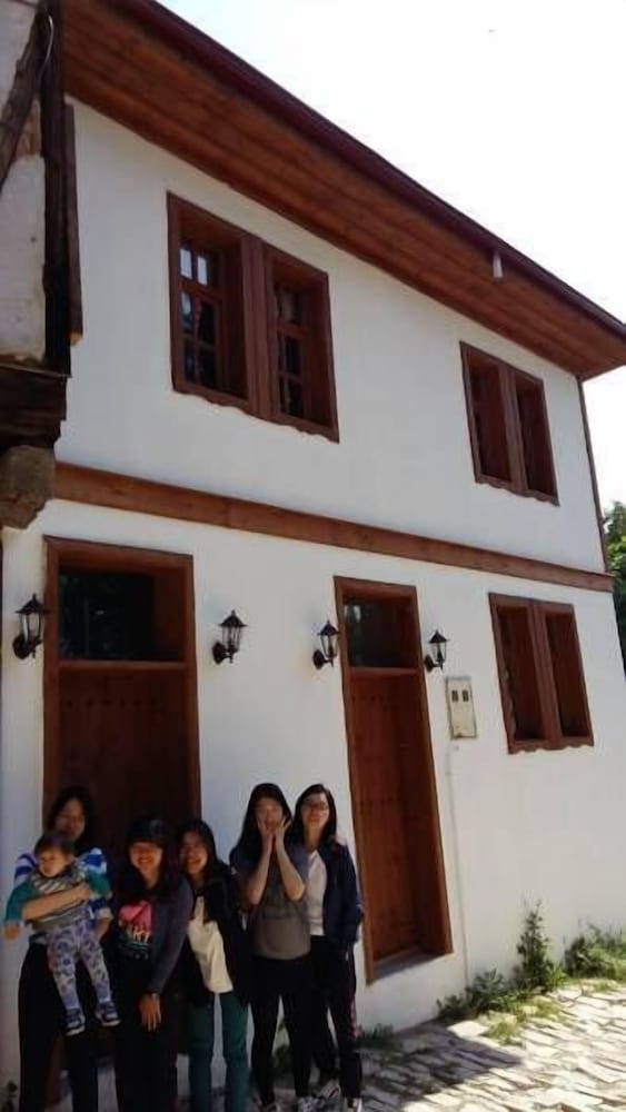 White House Beyaz Konak Rezervasyon