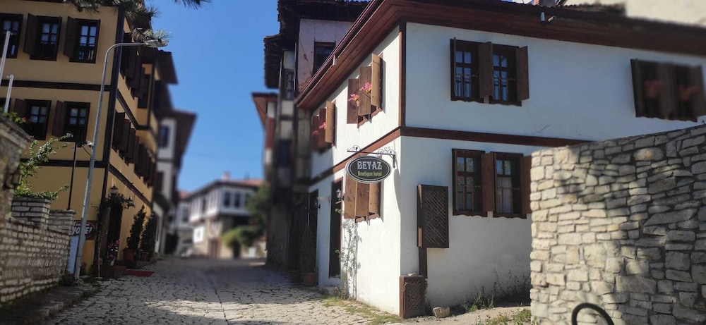 White House Beyaz Konak Rezervasyon