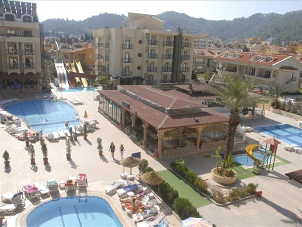 Club Ege Apart Hotel Rezervasyon