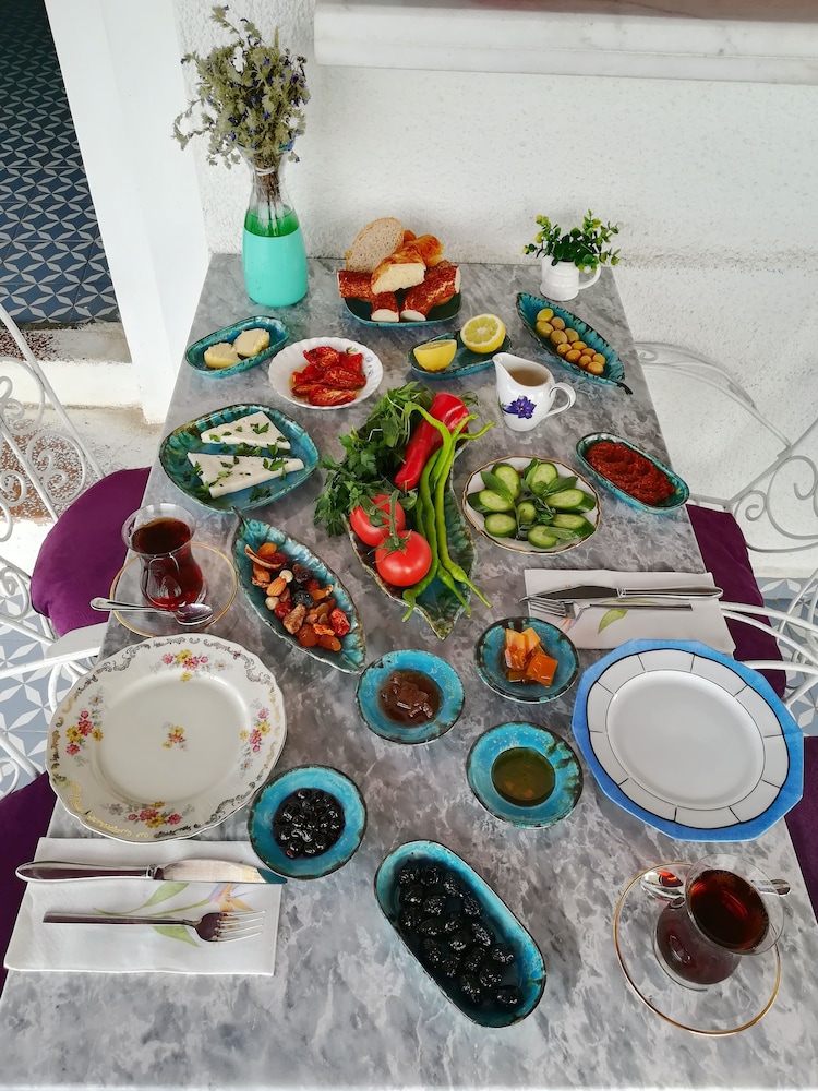 Cunda Mavi Hotel Rezervasyon