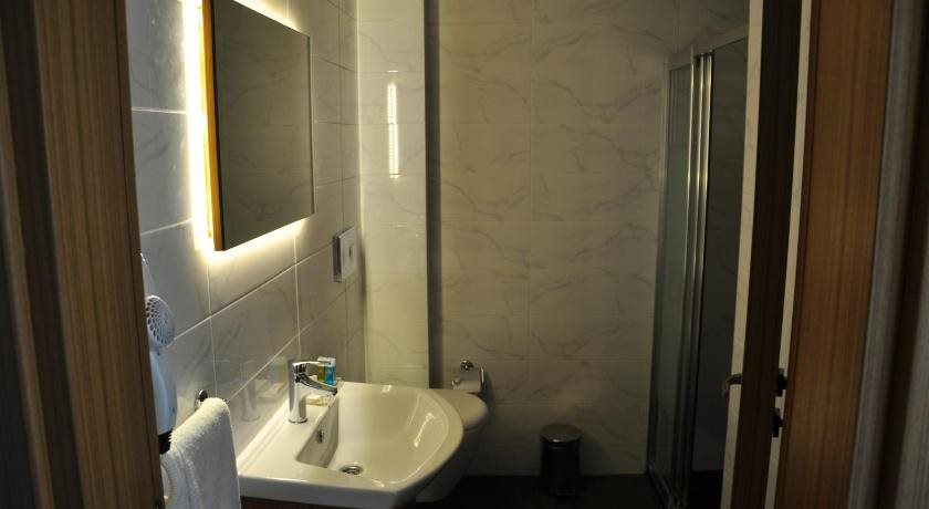 Ela Hotel Rezervasyon