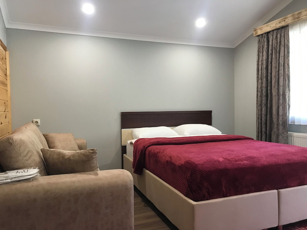 Yedigoller Hotel Rezervasyon