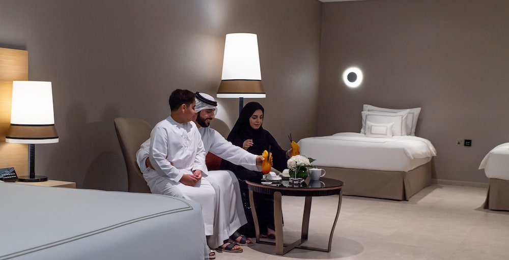 Grand Cosmopolitan Hotel Rezervasyon