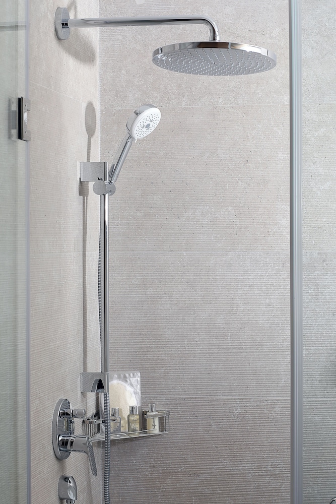 Grand Cosmopolitan Hotel Rezervasyon