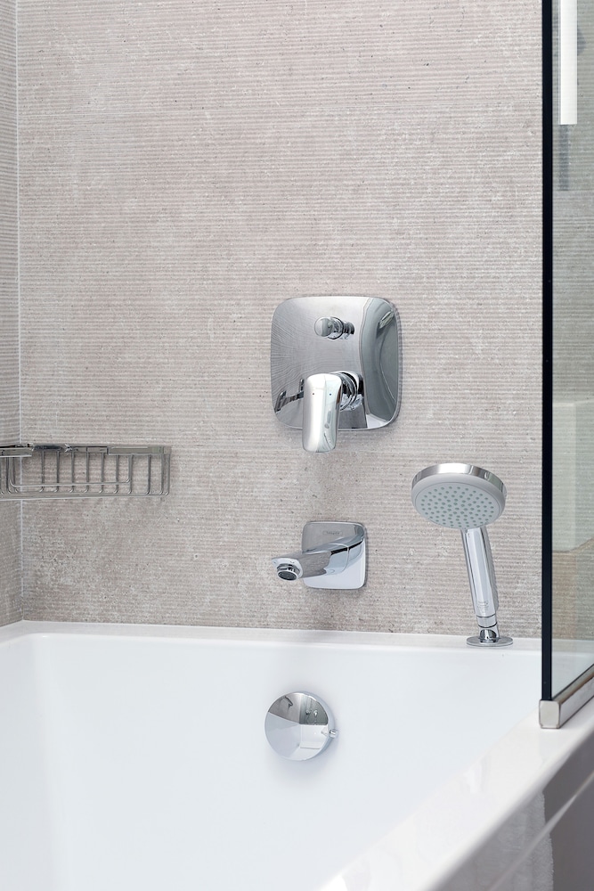 Grand Cosmopolitan Hotel Rezervasyon