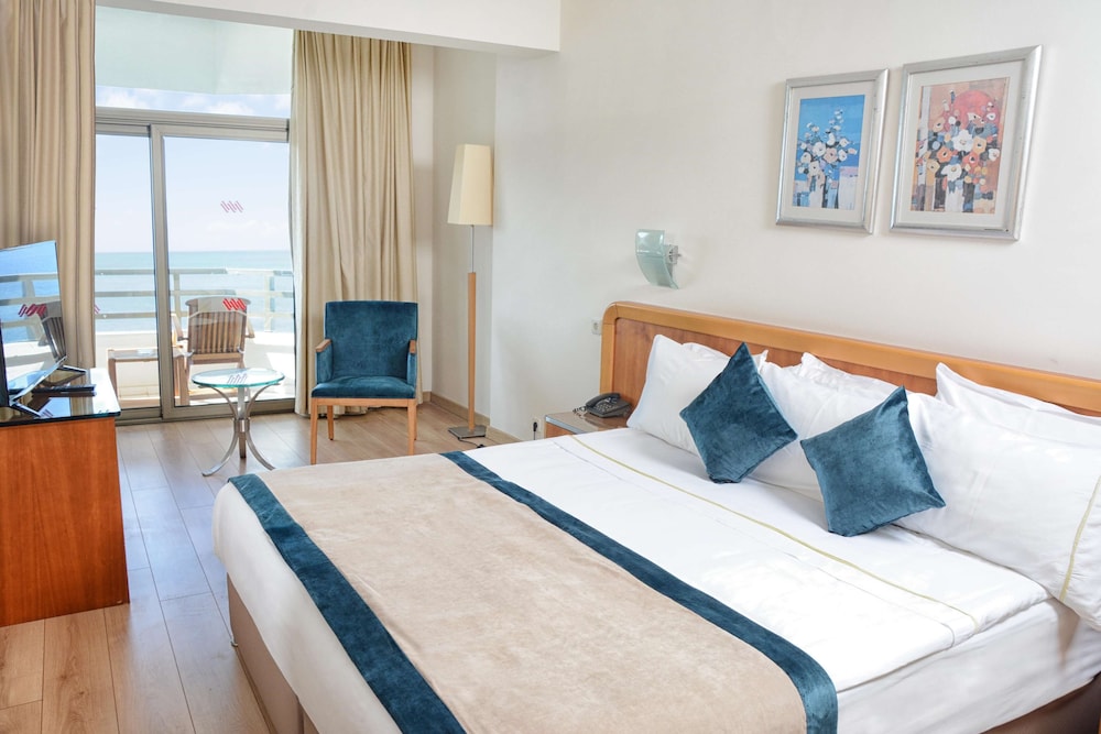 Korumar Hotel De Luxe Rezervasyon