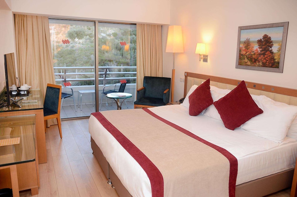 Korumar Hotel De Luxe Rezervasyon