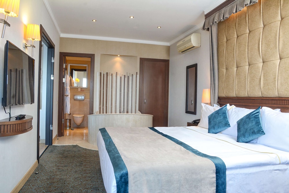 Korumar Hotel De Luxe Rezervasyon