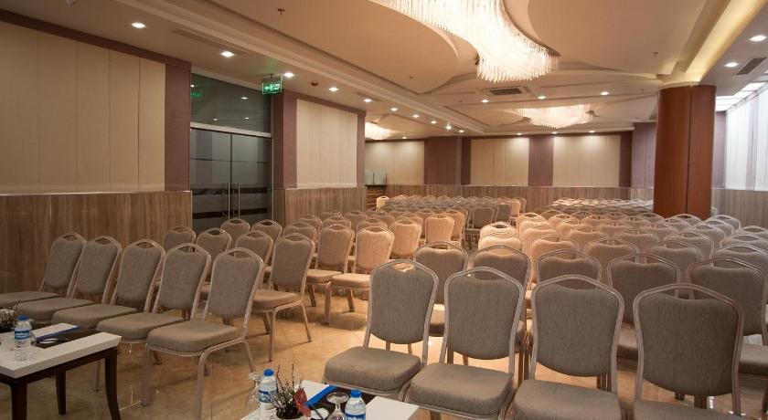 Forum Suite Hotel Rezervasyon