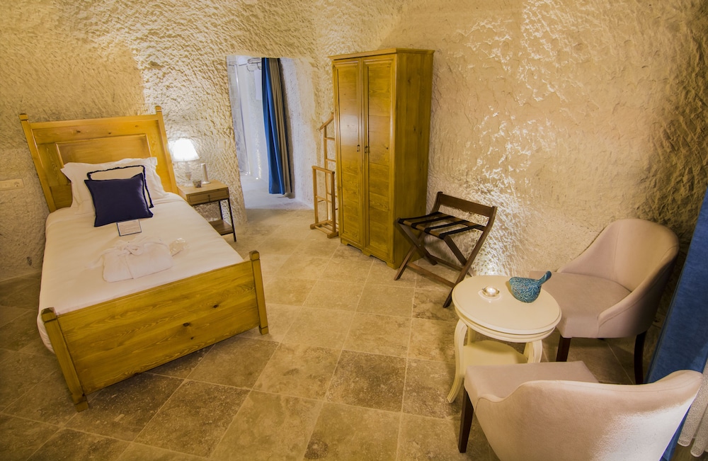 Azure Cave Suites Rezervasyon