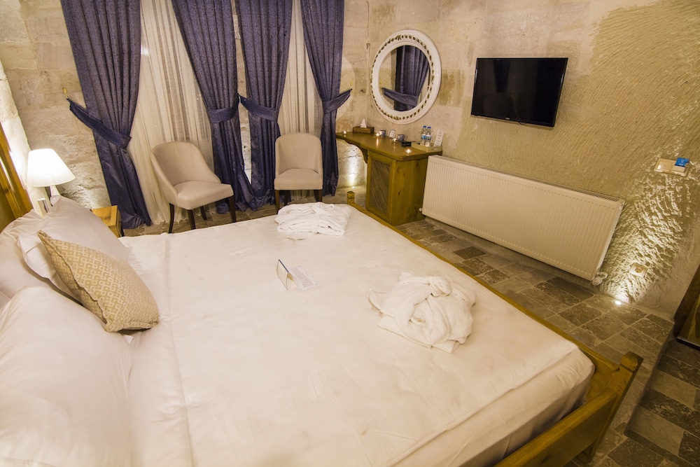 Azure Cave Suites Rezervasyon