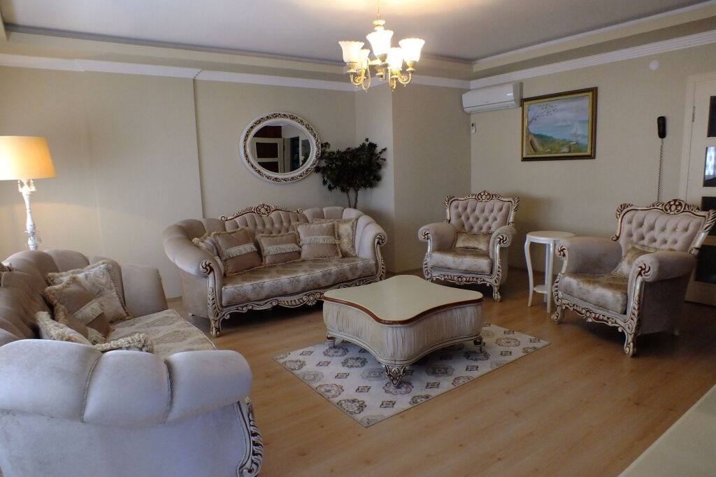 Real King Suit Hotel Rezervasyon