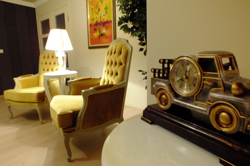 Real King Suit Hotel Rezervasyon