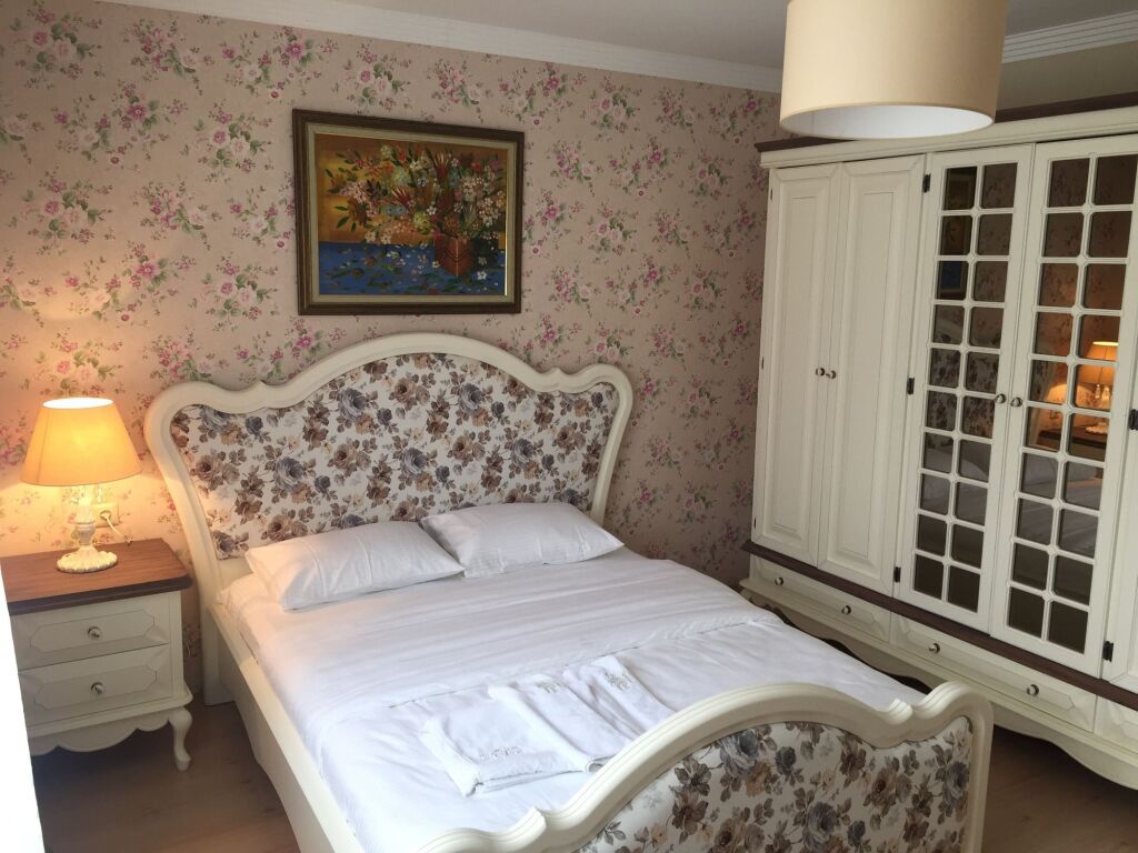 Real King Suit Hotel Rezervasyon