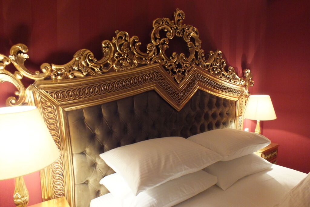 Real King Suit Hotel Rezervasyon