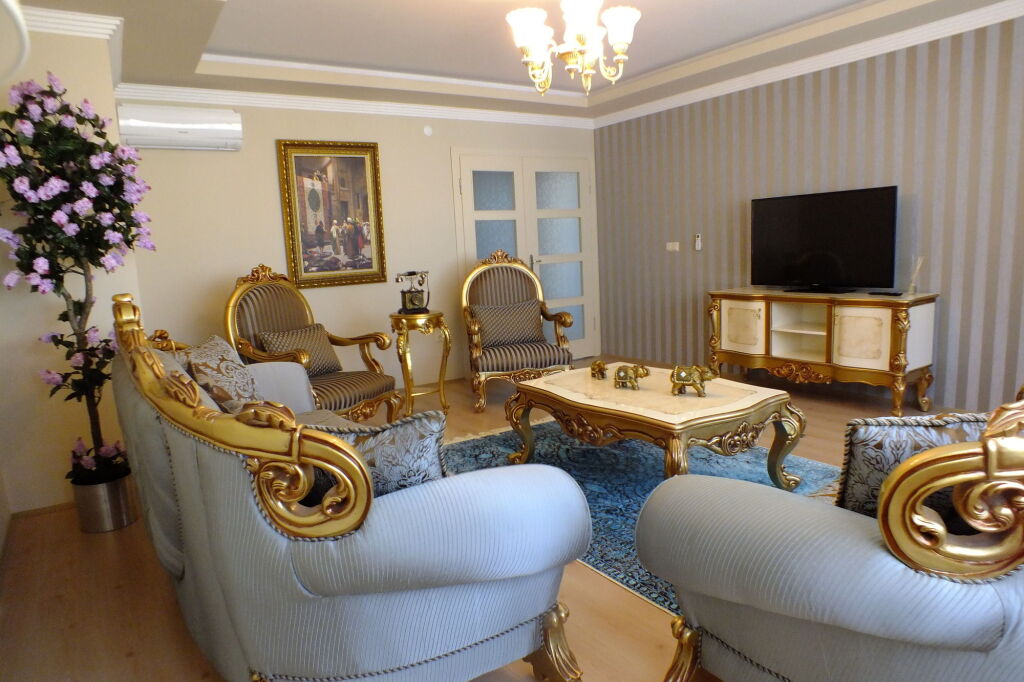 Real King Suit Hotel Rezervasyon