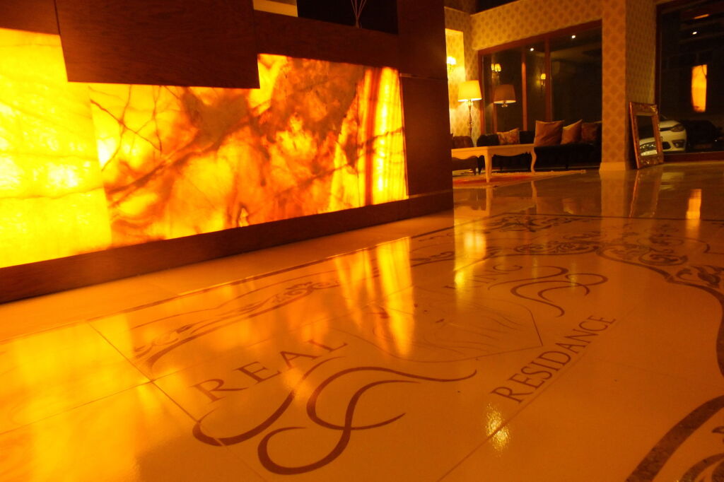 Real King Suit Hotel Rezervasyon