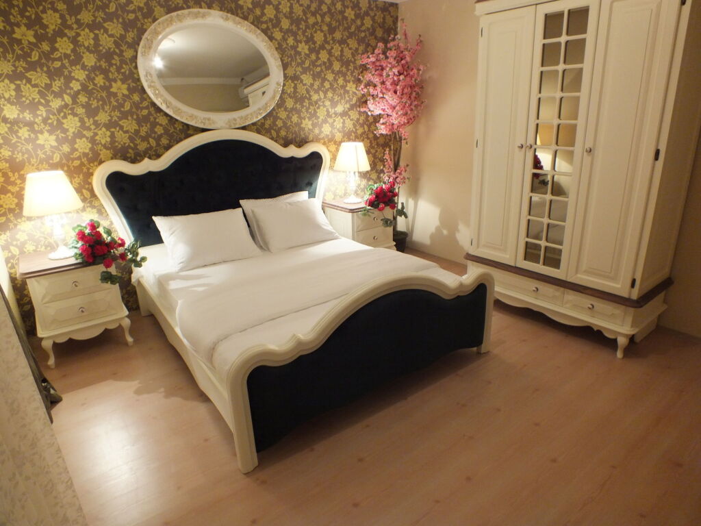 Real King Suit Hotel Rezervasyon