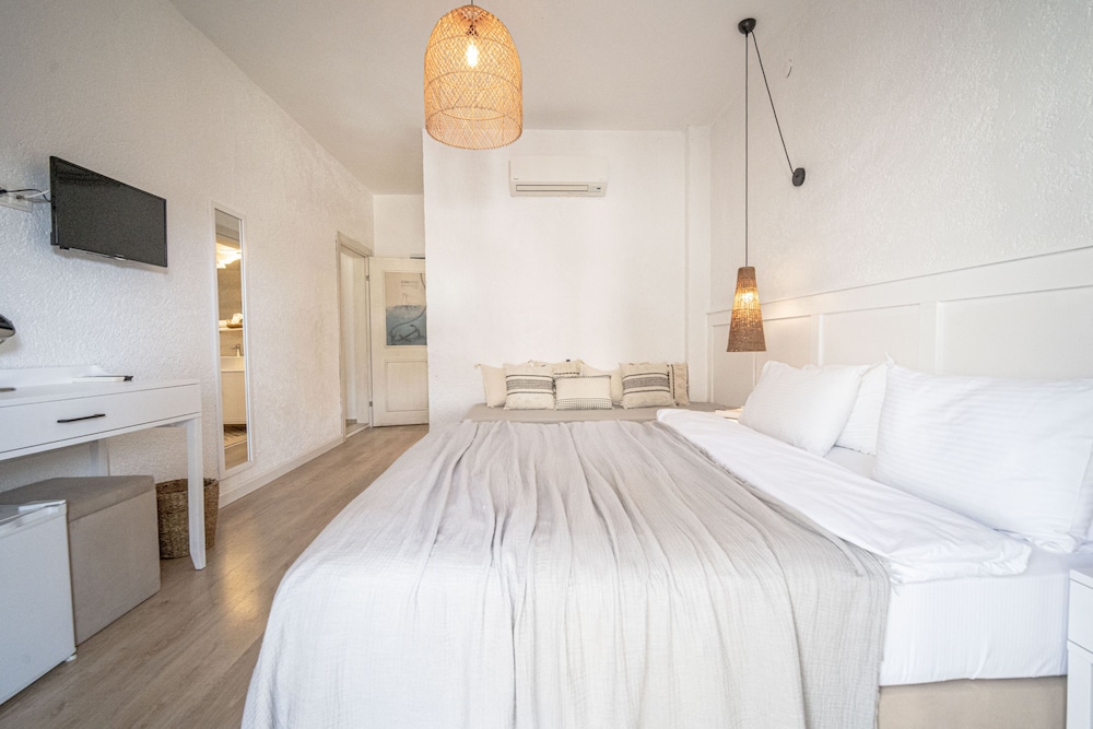 Sandal Alacati Rezervasyon