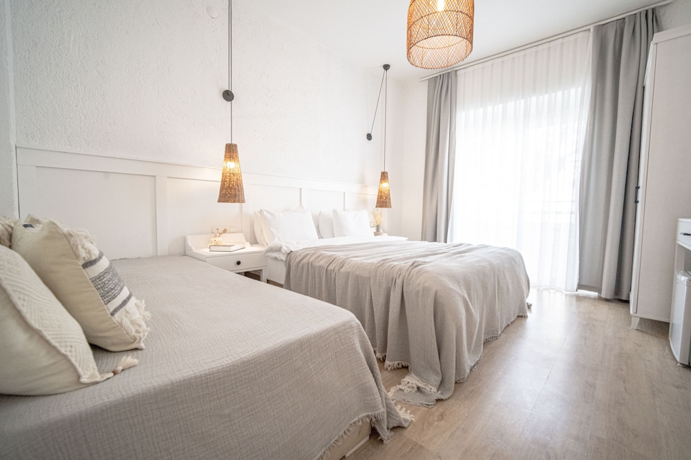 Sandal Alacati Rezervasyon