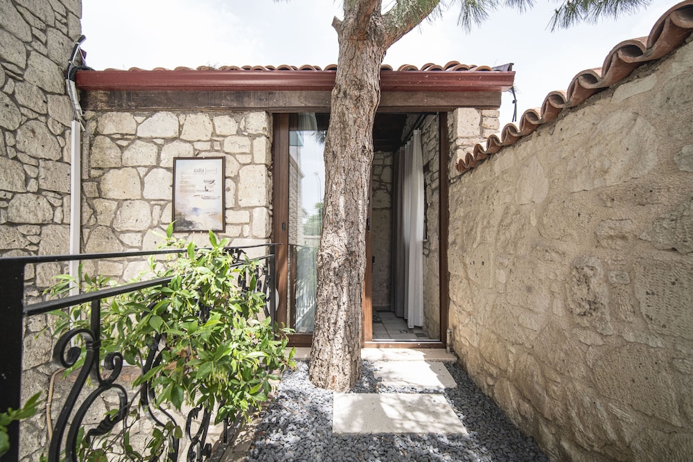 Sandal Alacati Rezervasyon