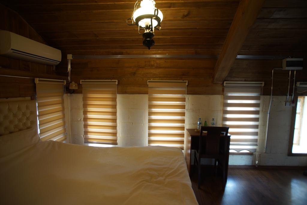 Efebey Konağı Butik Otel Rezervasyon